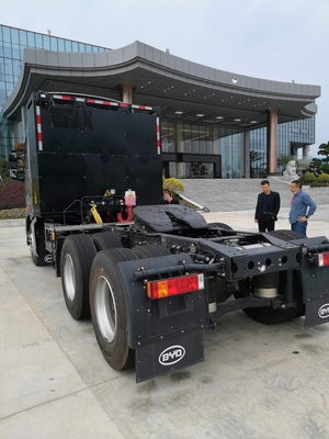 Warme verkoop 282 kilowatt uur elektriciteit, BYD 6x4 zuiver elektrische tractor gewijd aan het dok