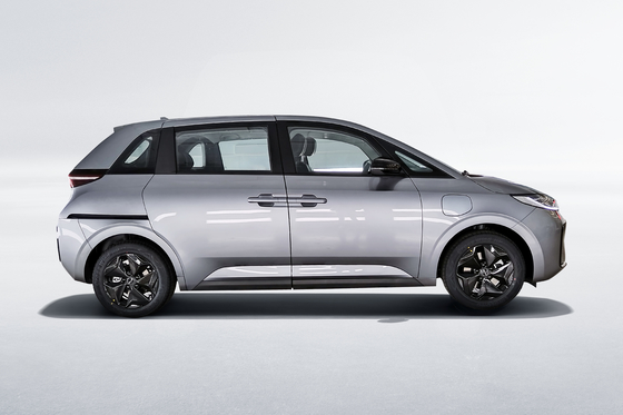 China maakte 418KM zijdelingse schuifdeur BYD D1 pure elektrische sedan gedeelde auto